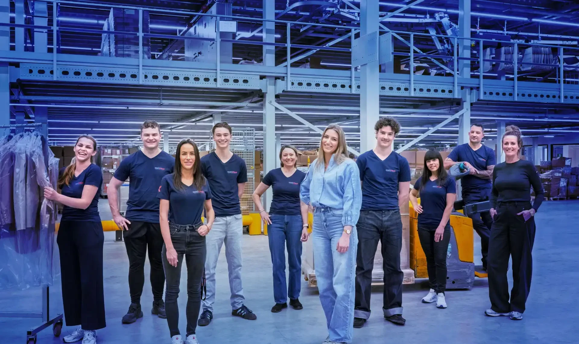 Teamfoto-header-expeditiehal